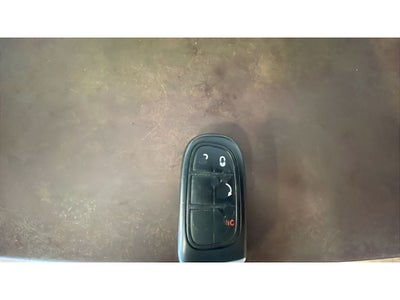 2018 RAM 1500 Laramie Crew Cab 4x4 5'7" Box