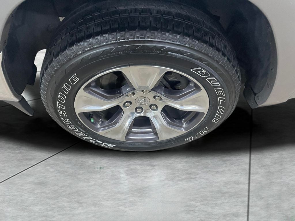 2019 RAM 1500 Laramie Crew Cab 4x4 5'7" Box