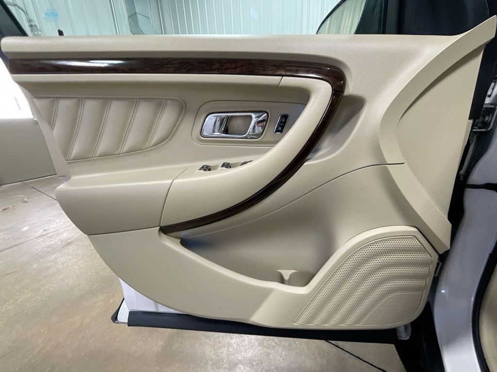 2017 Ford Taurus Limited