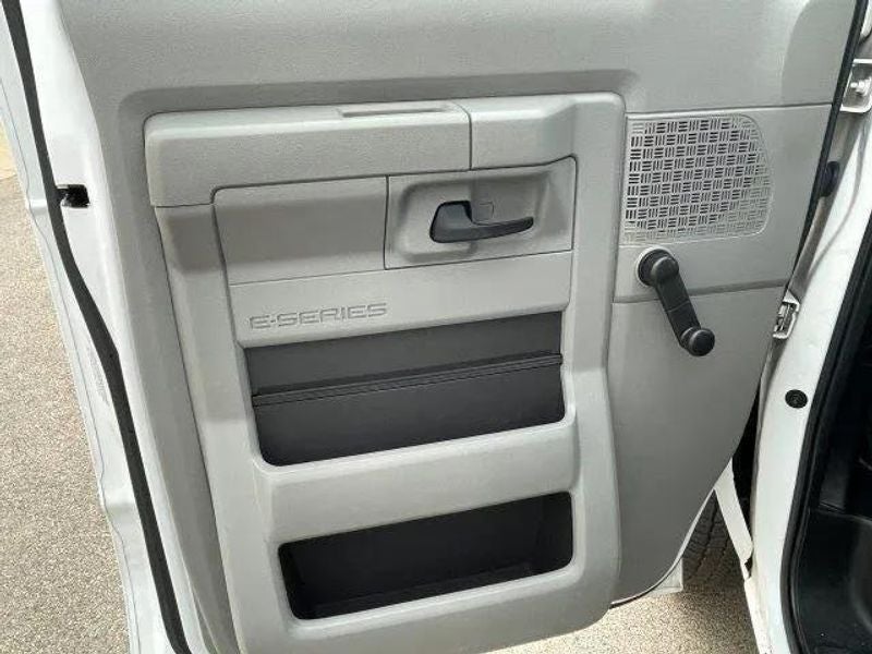 2013 Ford Econoline Commercial Cuta 780A