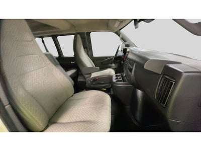 2024 Chevrolet Express Passenger 3500 1LT