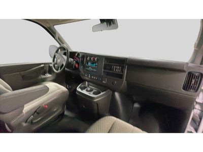 2024 Chevrolet Express Passenger 3500 1LT