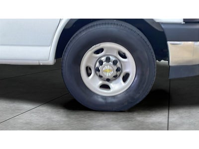 2024 Chevrolet Express Passenger 3500 1LT