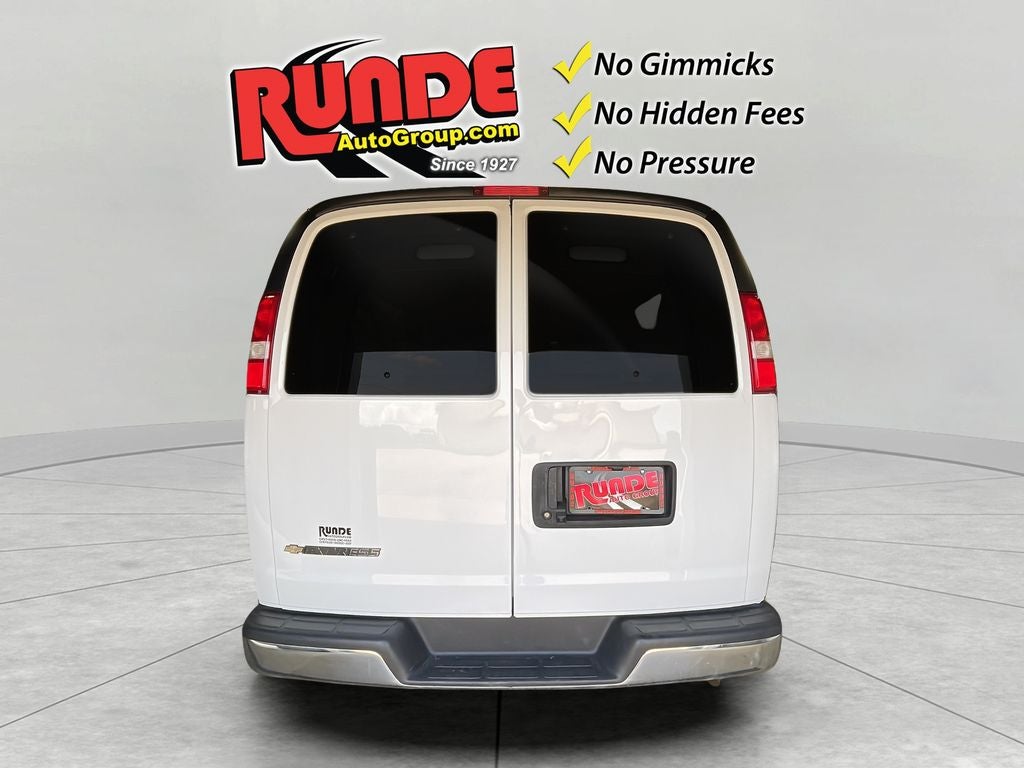 2024 Chevrolet Express Passenger 3500 1LT