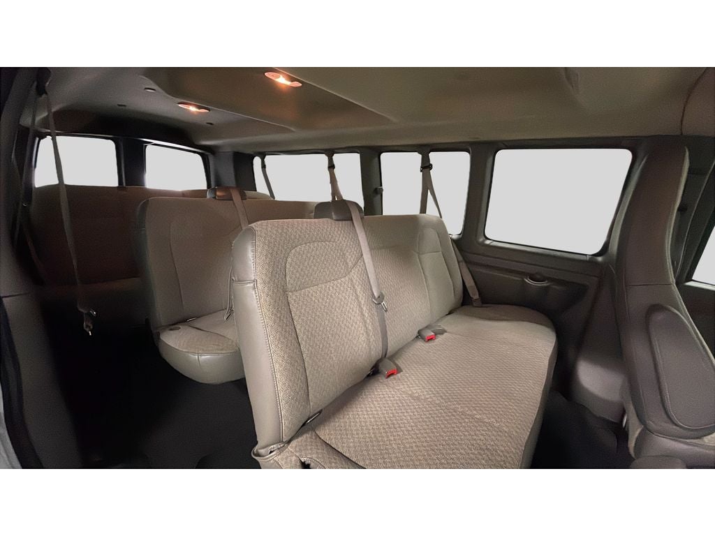 2024 Chevrolet Express Passenger 3500 1LT