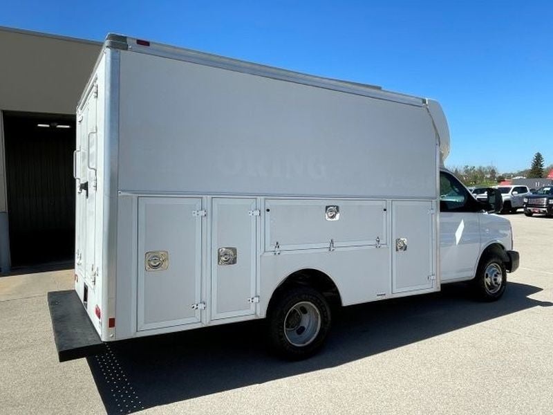 2016 Chevrolet Express Cutaway 3500 3500
