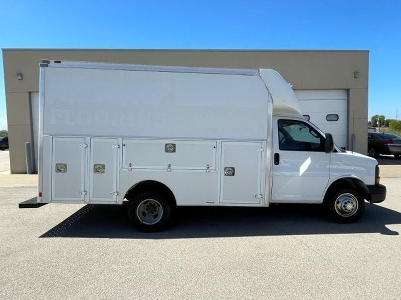 2016 Chevrolet Express Cutaway 3500 3500