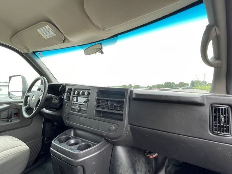 2012 Chevrolet Express Cutaway 4500 2WT