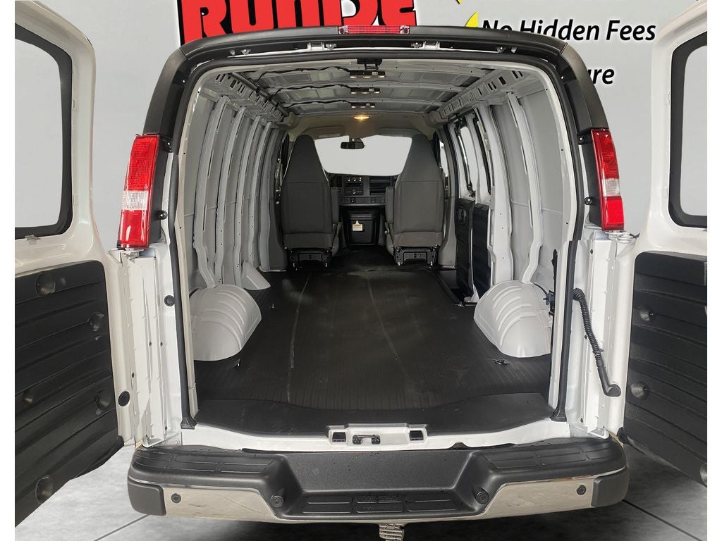 2026 Chevrolet Express Cargo 1WT