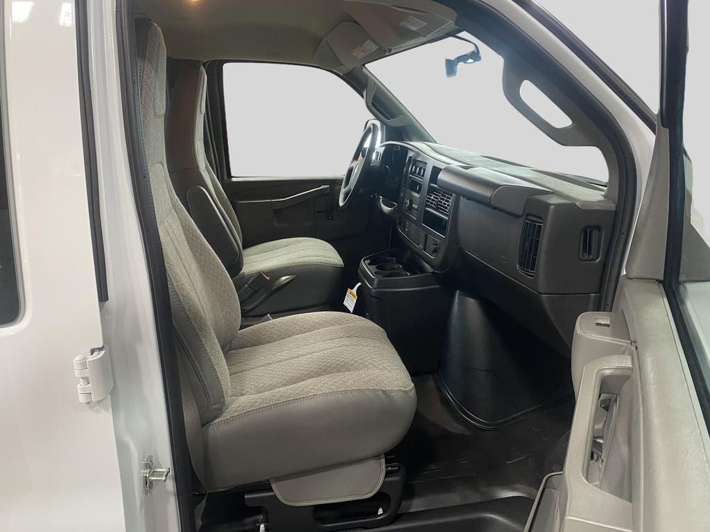 2026 Chevrolet Express Cargo 1WT