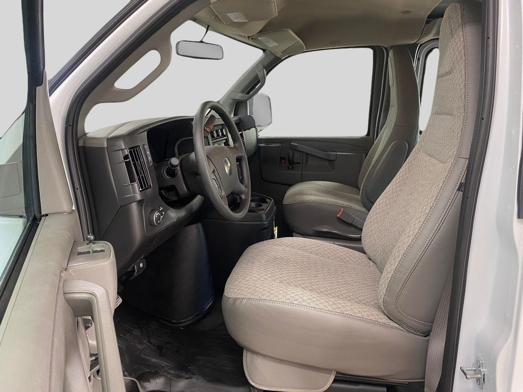 2025 Chevrolet Express Cargo 3500 WT