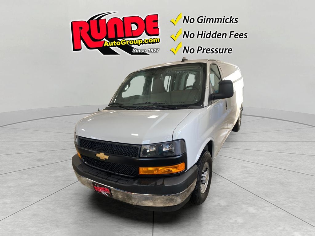 2025 Chevrolet Express Cargo 3500 WT