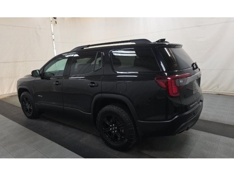 2022 GMC Acadia AT4