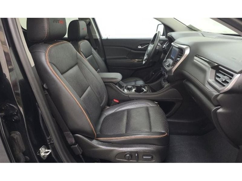 2022 GMC Acadia AT4