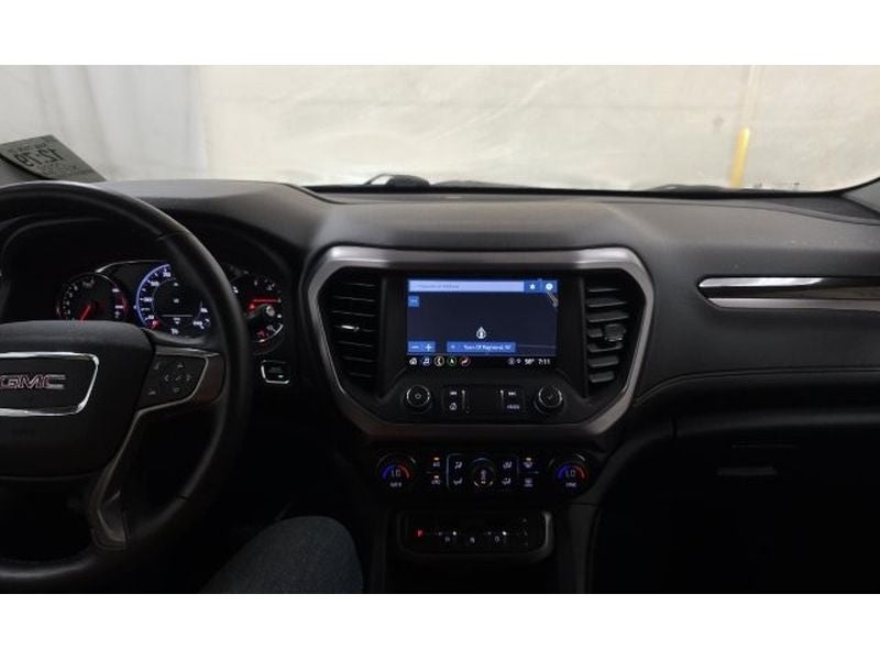 2022 GMC Acadia AT4