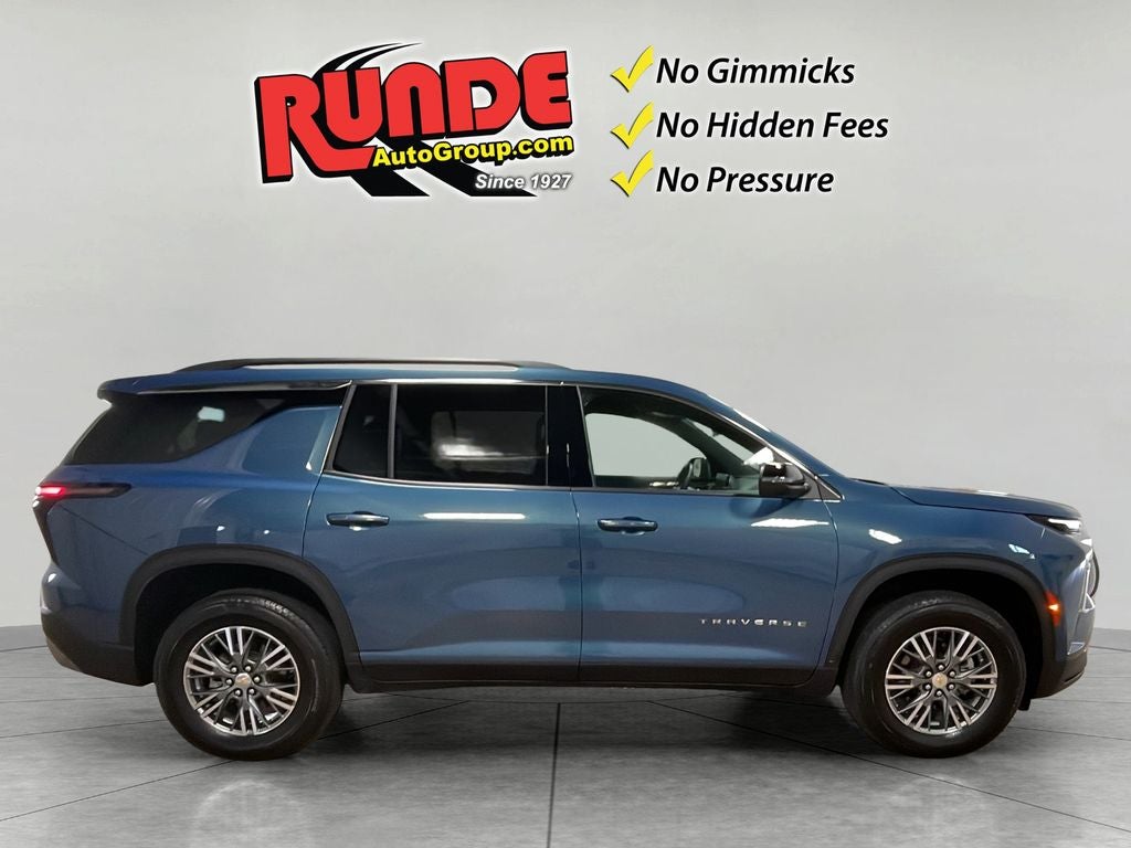 2025 Chevrolet Traverse LT