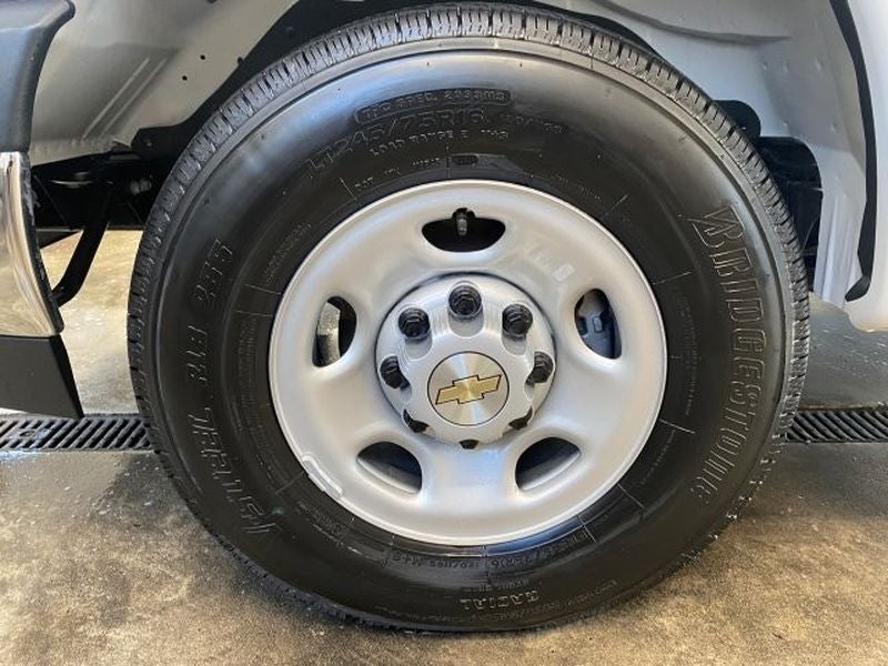 2026 Chevrolet Express Cutaway 3500 1WT