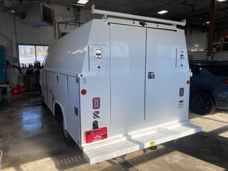 2026 Chevrolet Express Cutaway 3500 1WT