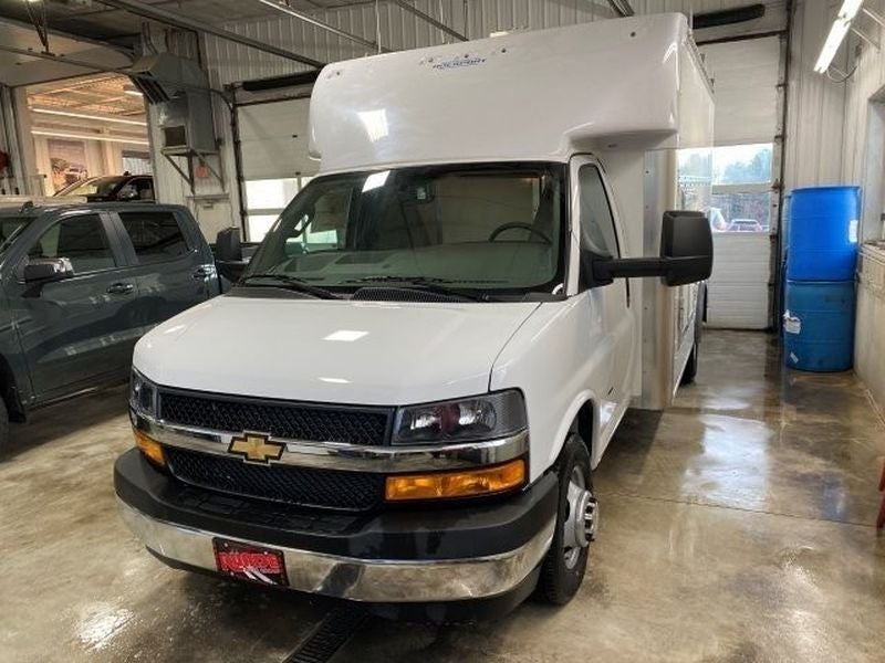 2025 Chevrolet Express Cutaway 3500 1WT
