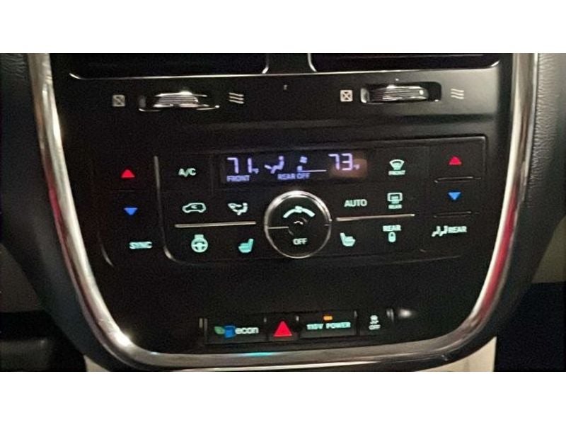 2011 Chrysler Town & Country Touring-L