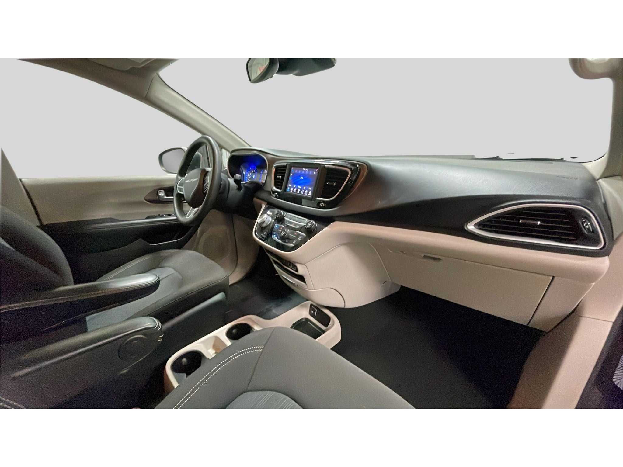 2021 Chrysler Voyager L