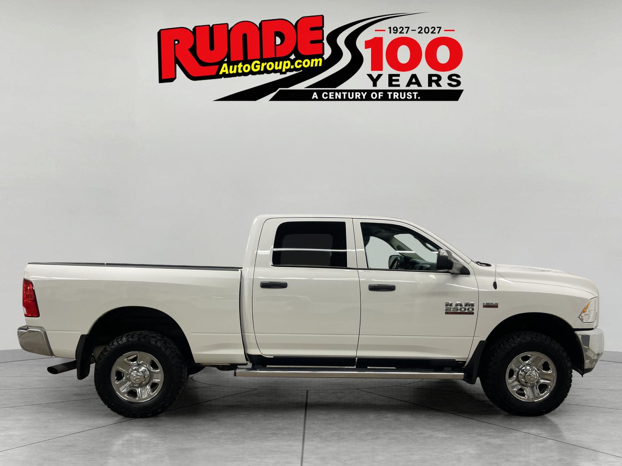 2017 RAM 2500 Tradesman Crew Cab 4x4 6'4" Box