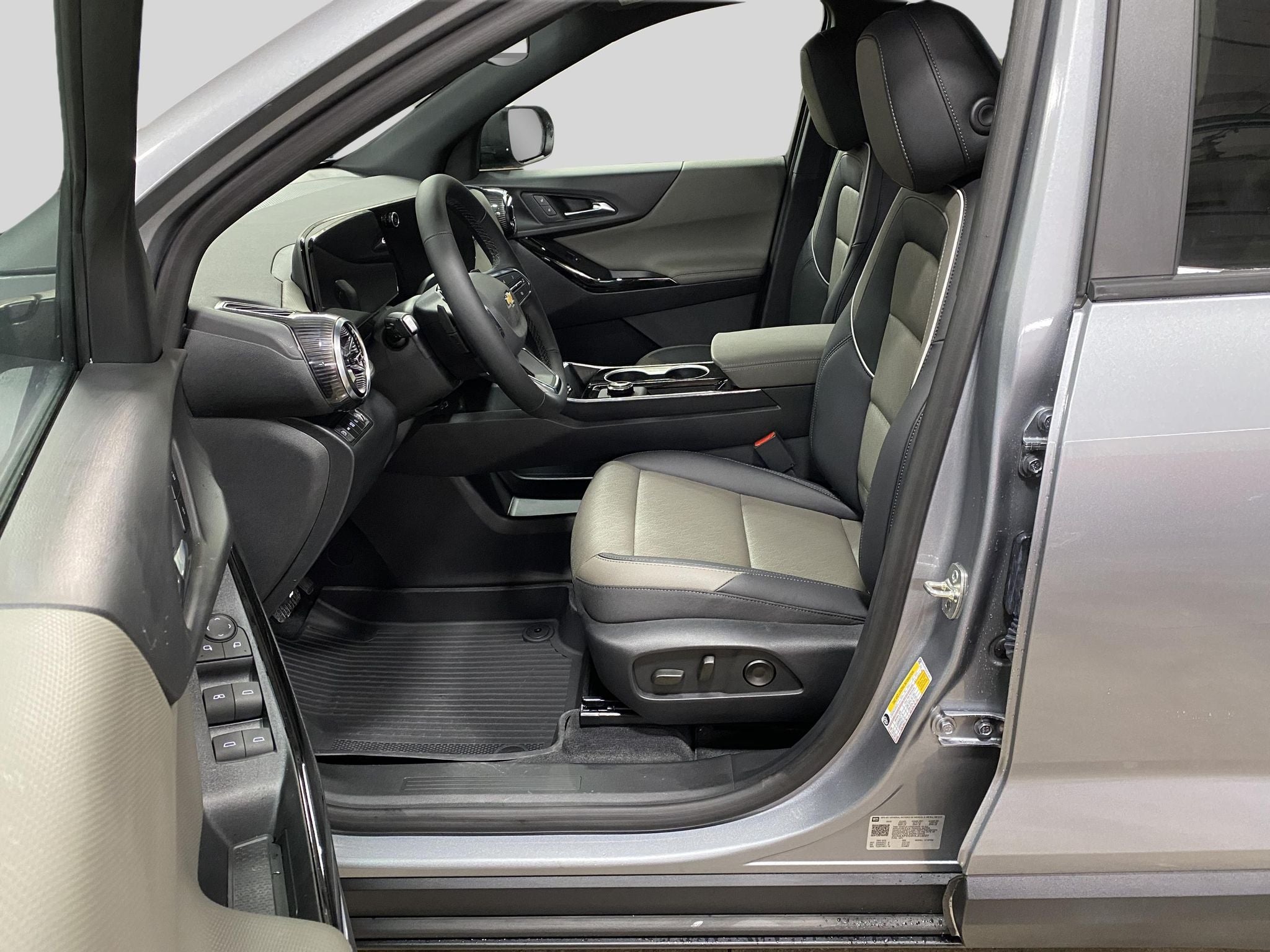 2027 Chevrolet Equinox LT - Photo 13