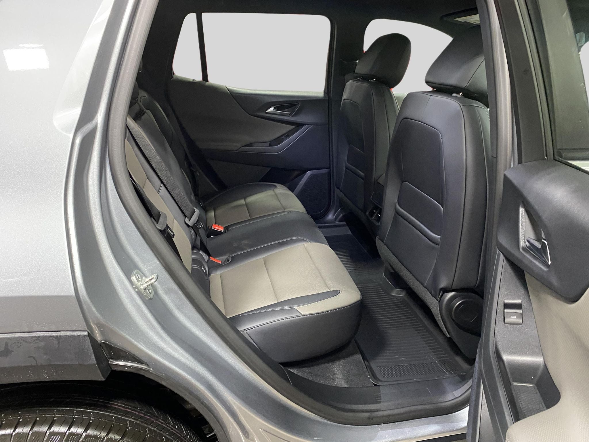 2027 Chevrolet Equinox LT - Photo 7