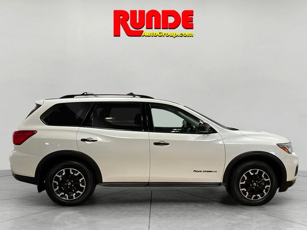 2020 Nissan Pathfinder SV