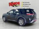 2024 Nissan Pathfinder SL 4WD
