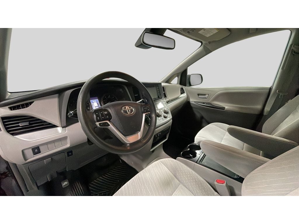 2019 Toyota Sienna LE Auto Access Seat