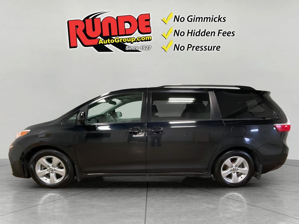 2019 Toyota Sienna LE Auto Access Seat