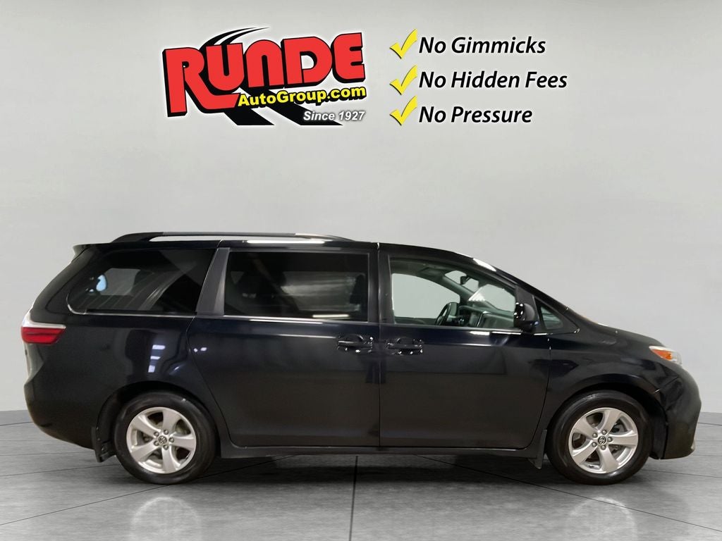 2019 Toyota Sienna LE Auto Access Seat