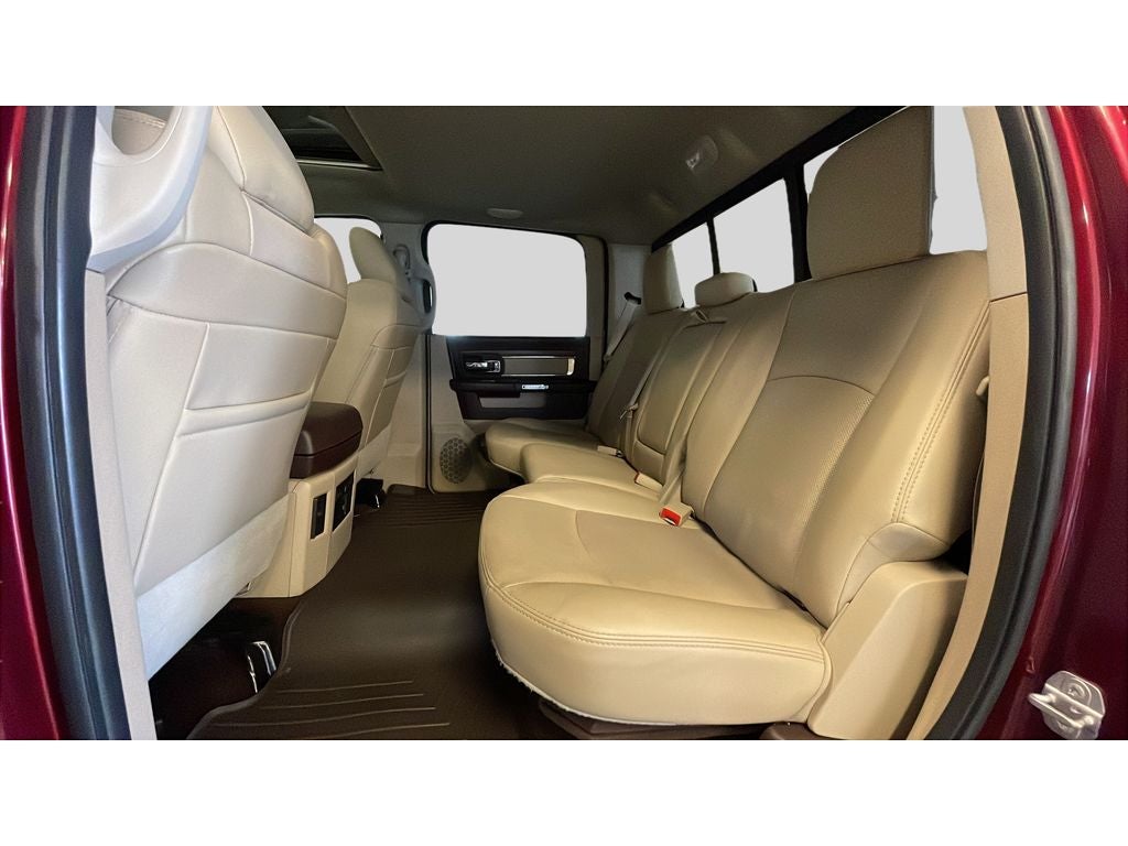 2017 RAM 1500 Laramie Crew Cab 4x4 5'7" Box
