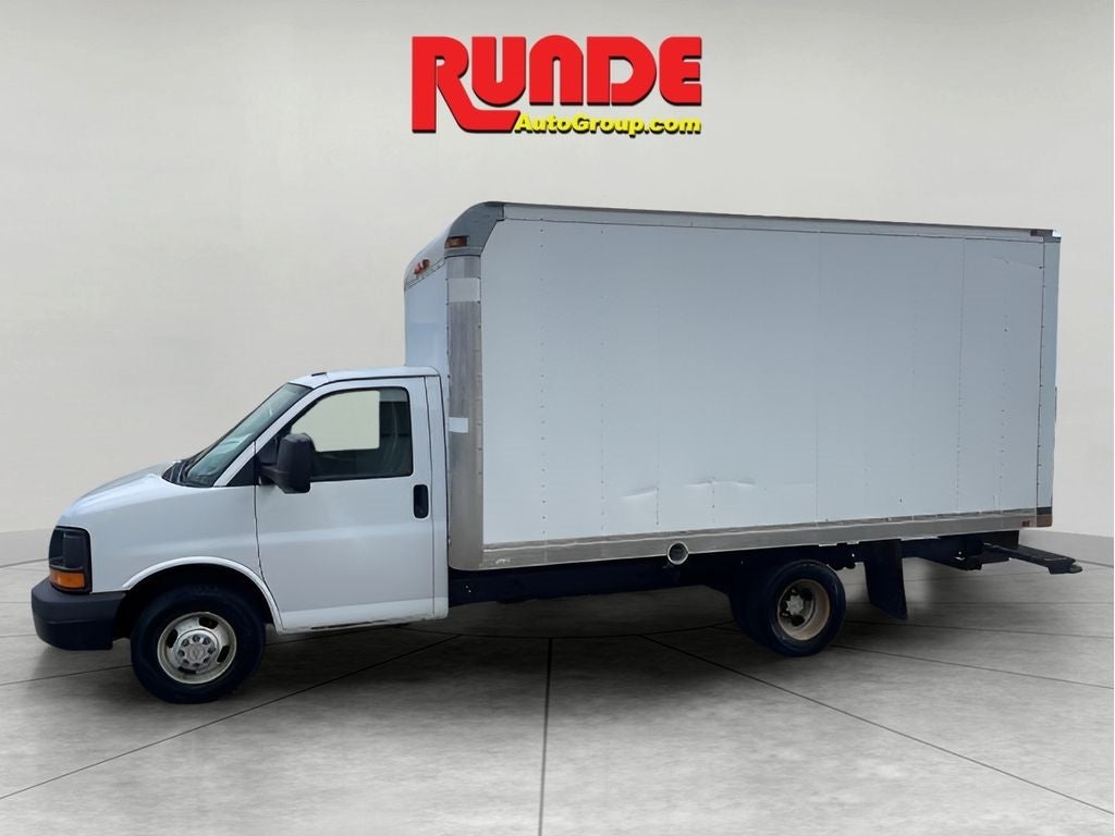 2014 Chevrolet Express Cutaway 3500 1WT