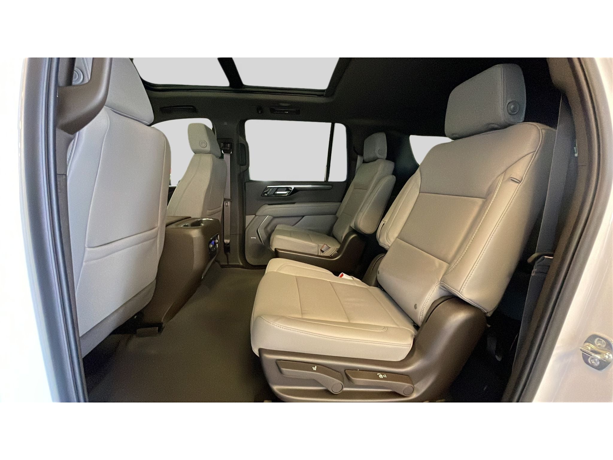 2027 Chevrolet Suburban LT