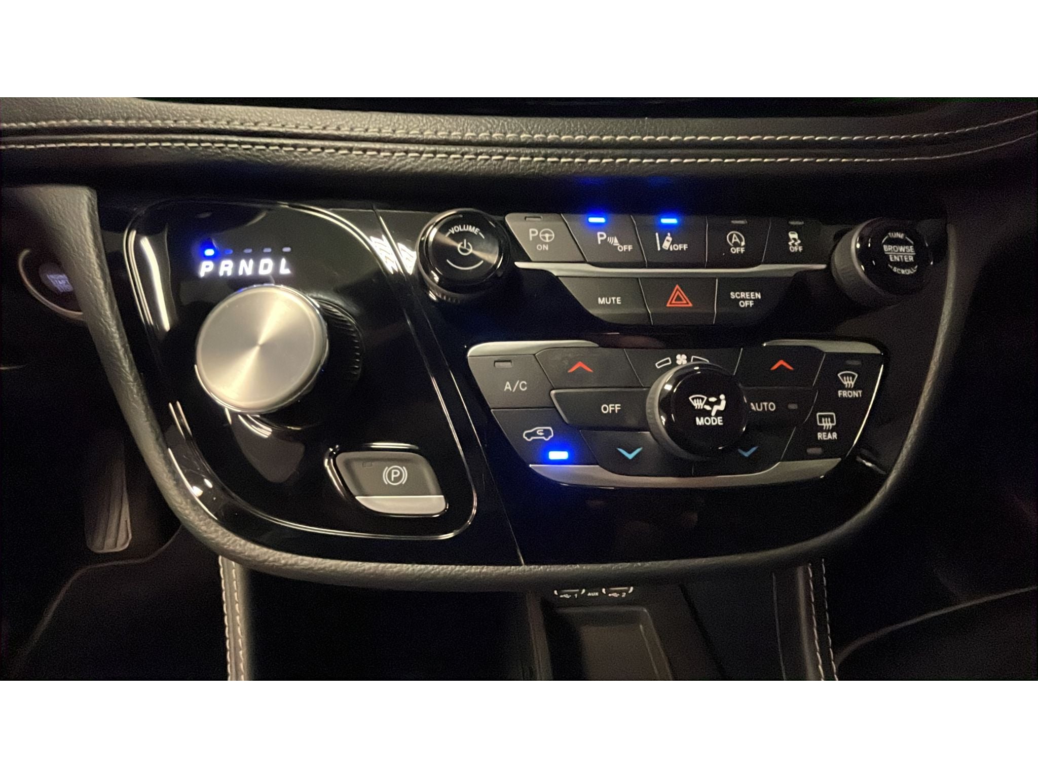 2024 Chrysler Pacifica Limited AWD