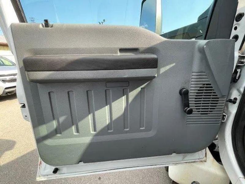 2015 Ford Super Duty F-650 Pro Load XL