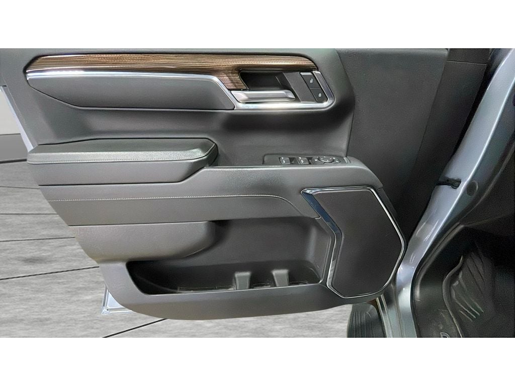 2024 Chevrolet Silverado LT