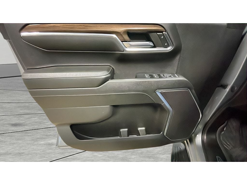 2023 Chevrolet Silverado RST