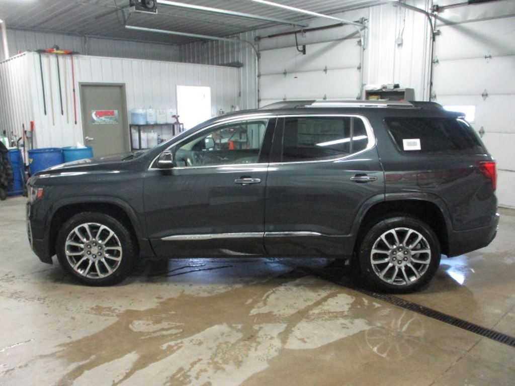 2023 GMC Acadia Denali