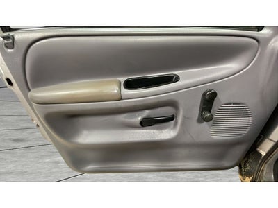 2000 Dodge Ram Pickup Base