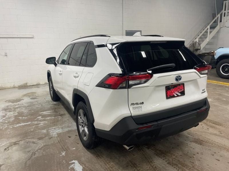 2022 Toyota RAV4 Hybrid XLE