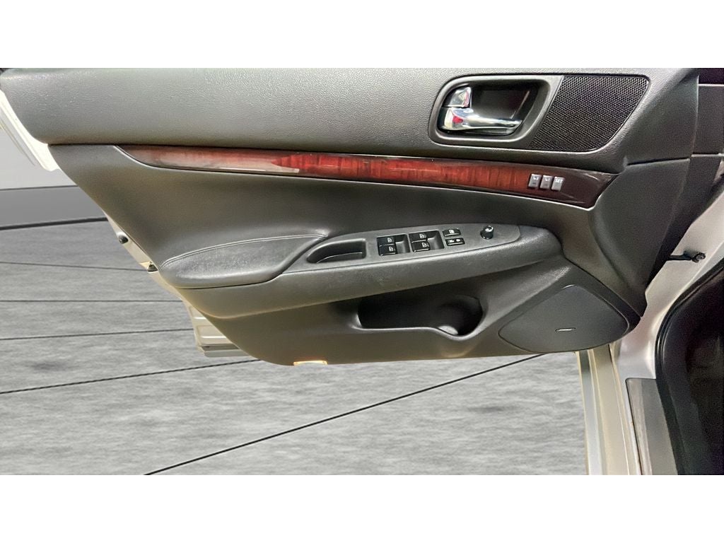 2013 INFINITI G37x x